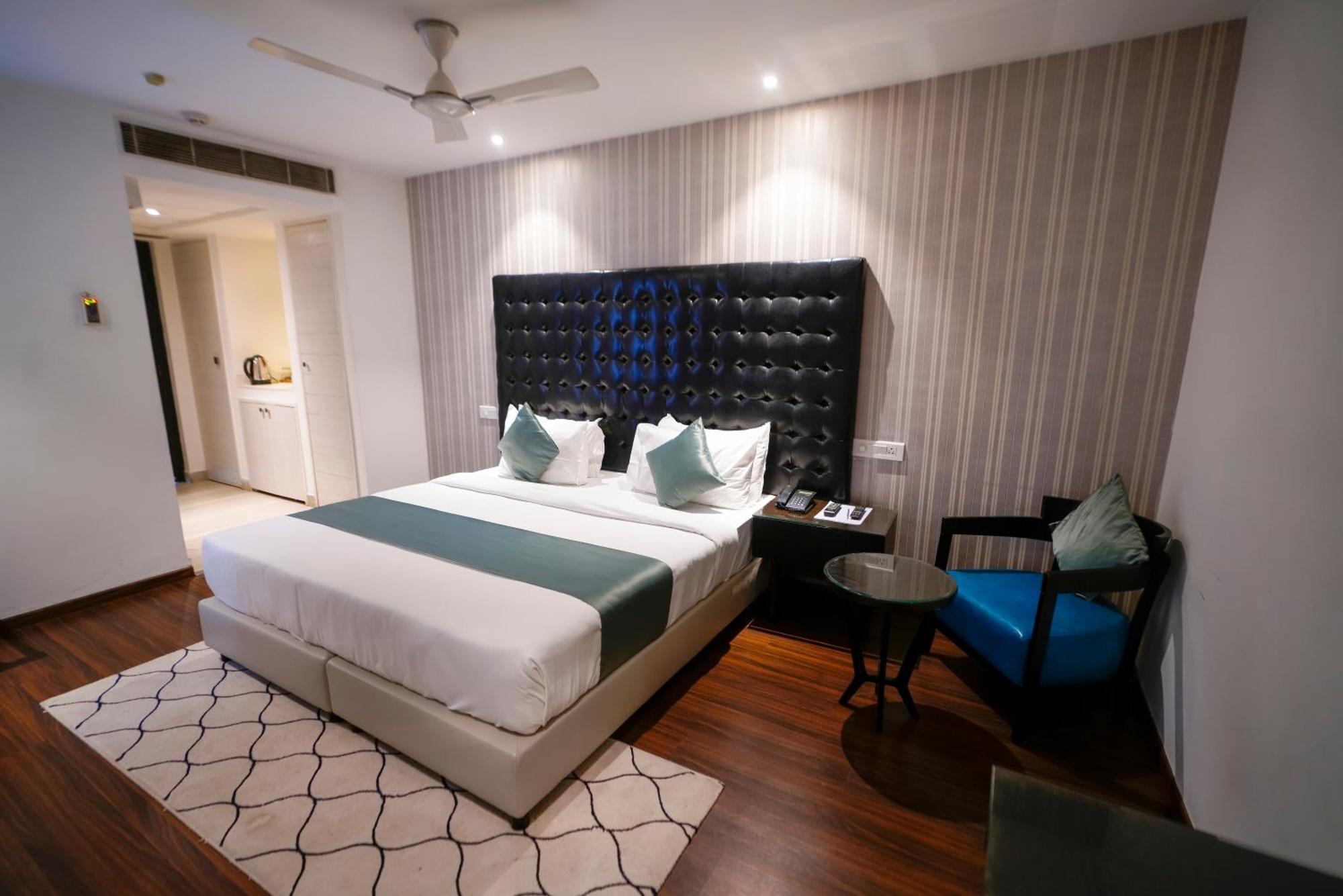 Hotel Deccan Serai, Hitec City, Hyderabad Exterior photo