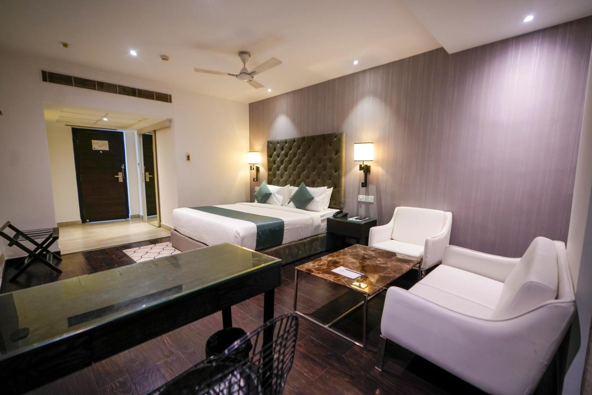 Hotel Deccan Serai, Hitec City, Hyderabad Exterior photo