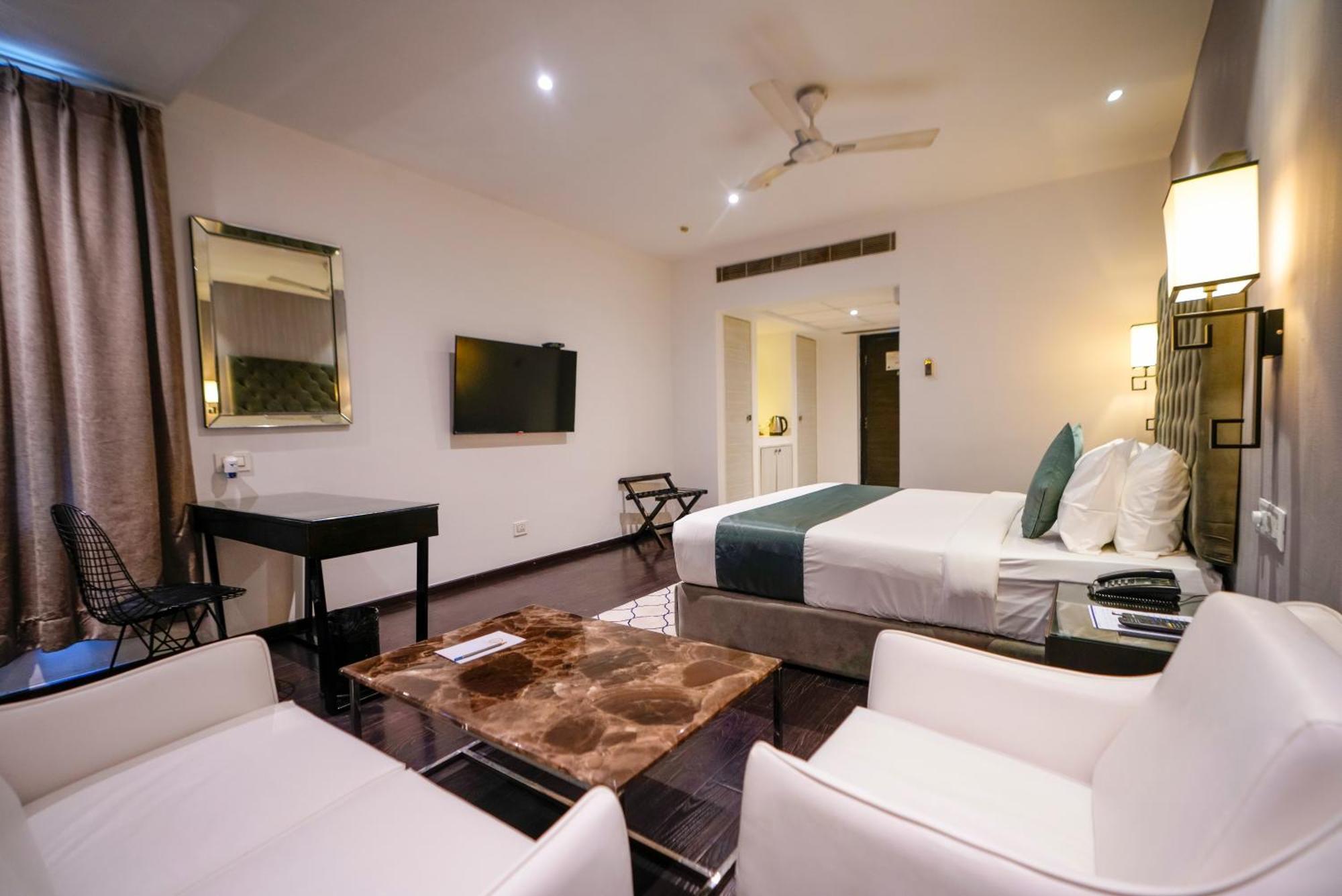 Hotel Deccan Serai, Hitec City, Hyderabad Exterior photo