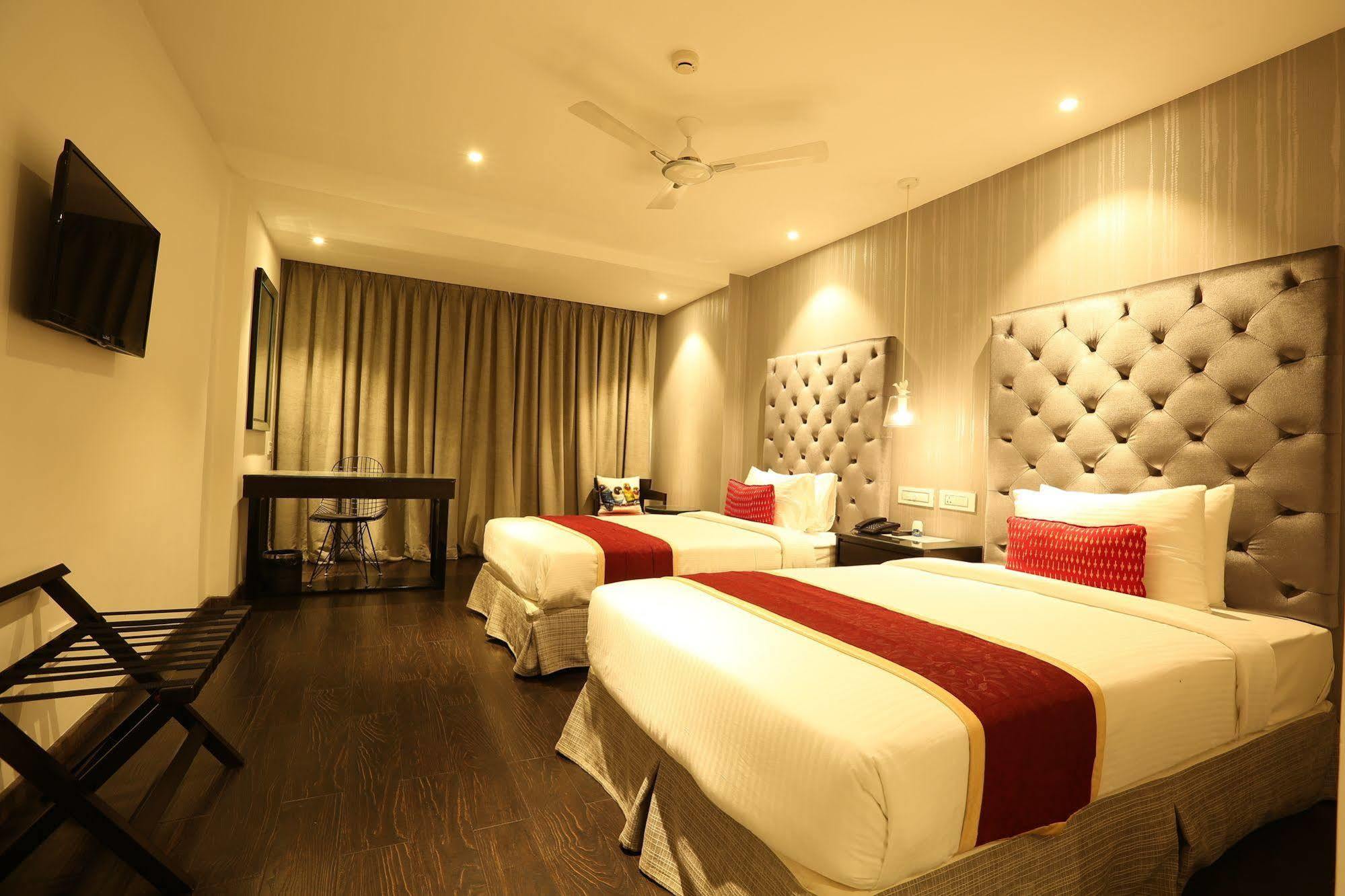 Hotel Deccan Serai, Hitec City, Hyderabad Exterior photo