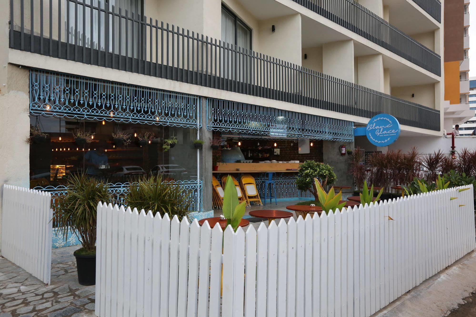 Hotel Deccan Serai, Hitec City, Hyderabad Exterior photo
