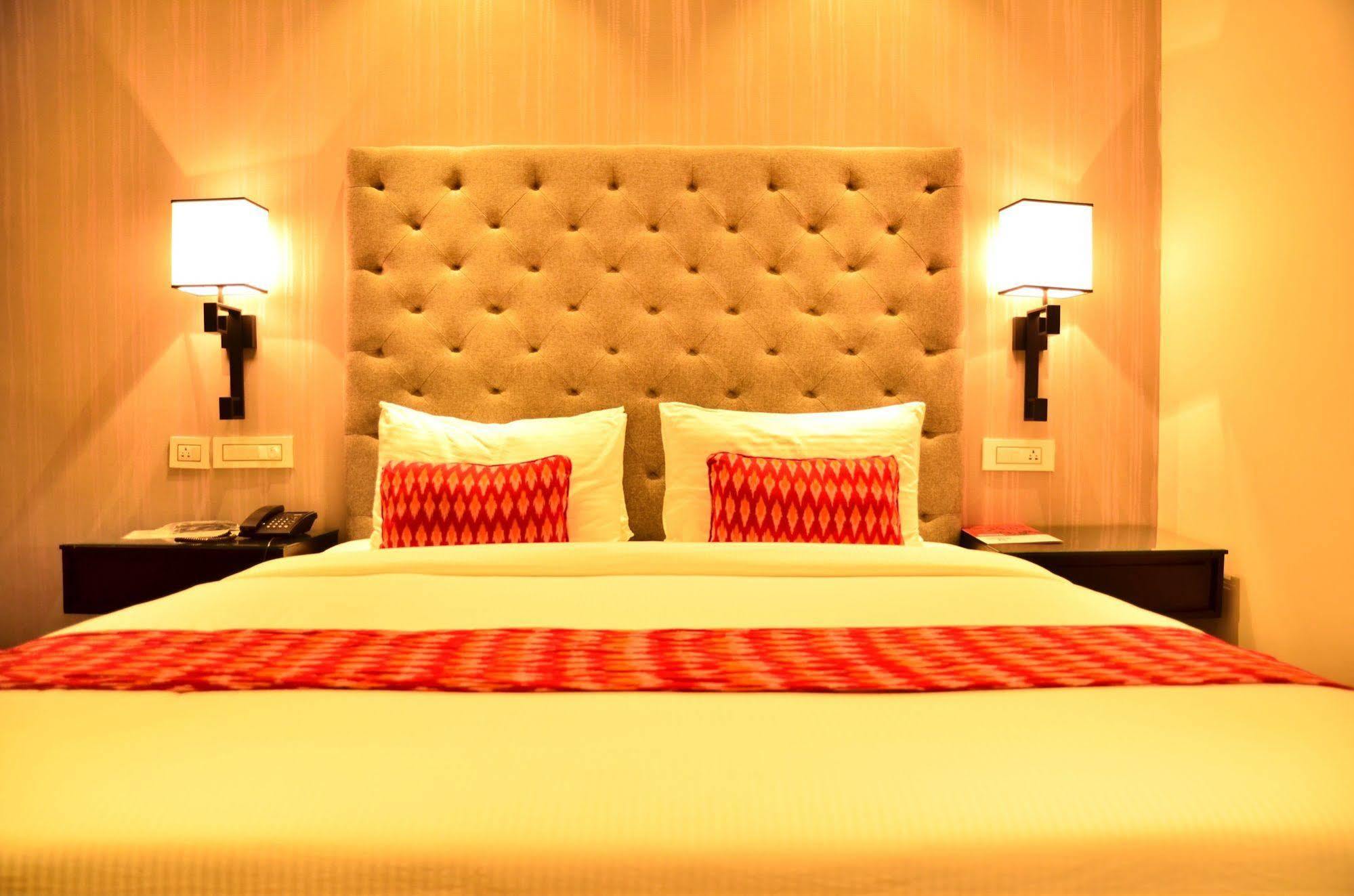 Hotel Deccan Serai, Hitec City, Hyderabad Exterior photo