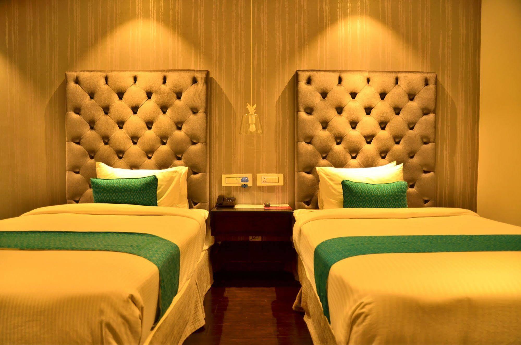 Hotel Deccan Serai, Hitec City, Hyderabad Exterior photo